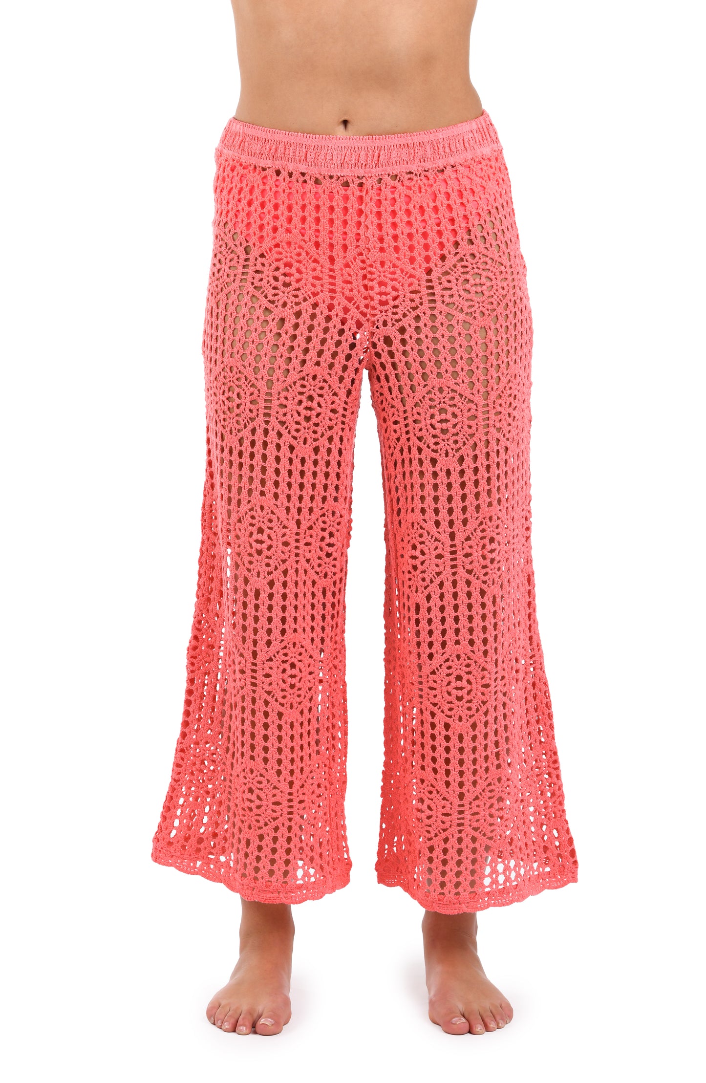 Front image of model wearing the Waverly Covers Cropped Pant (Unlined) in Coral Reef.