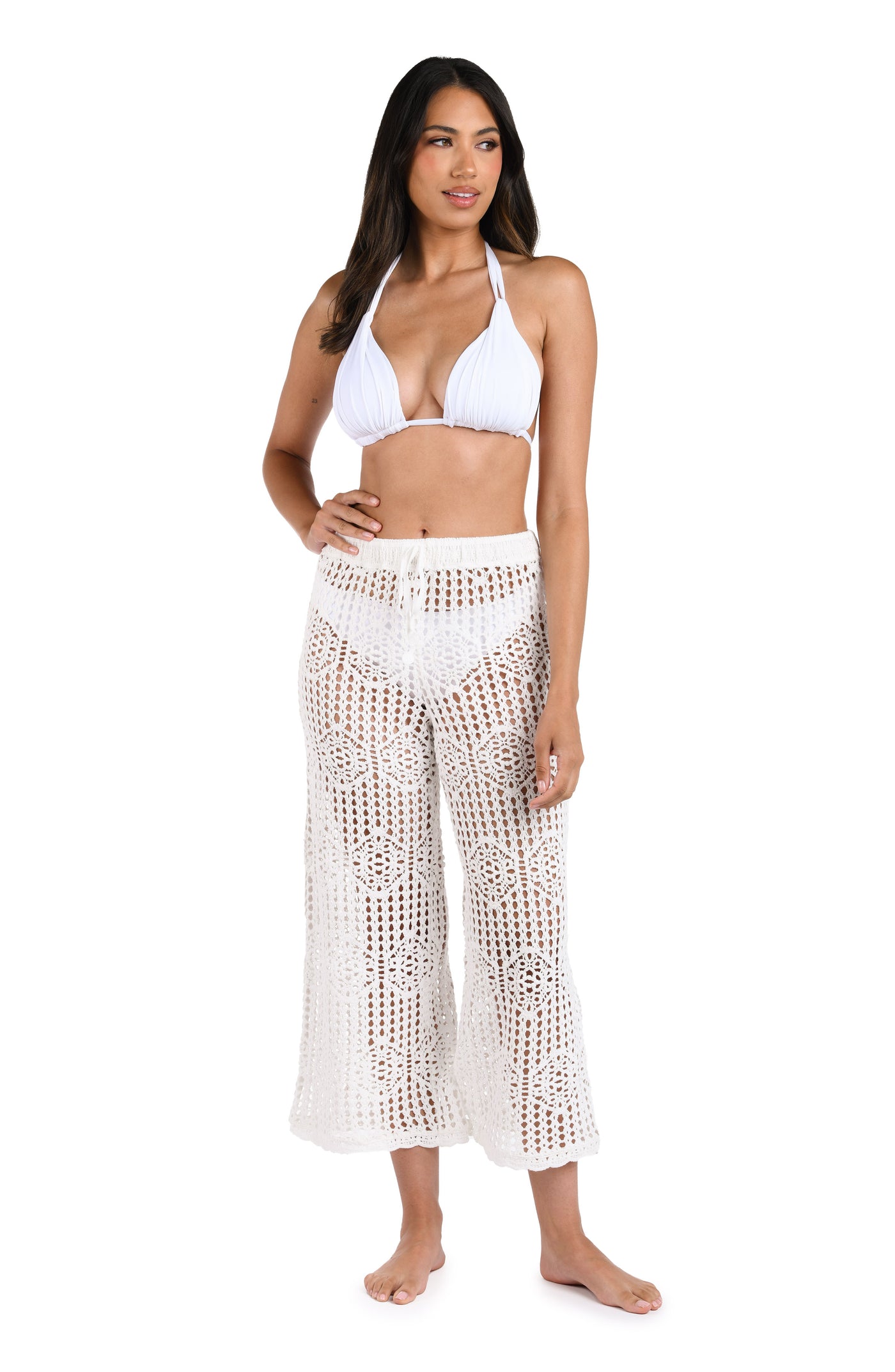 
                  
                    Model is wearing the Waverly Covers Cropped Pants in white.
                  
                