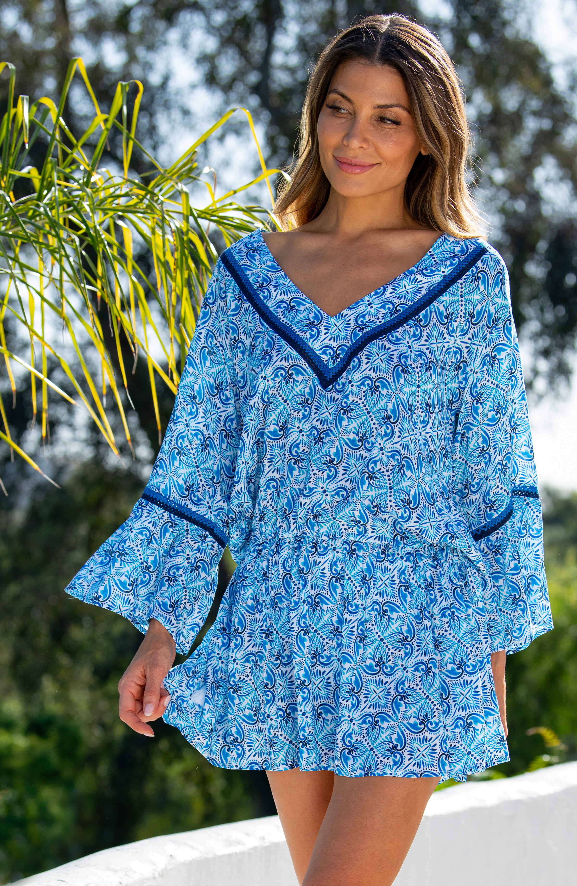 Costa Azul V-Neck Tunic – LA BLANCA